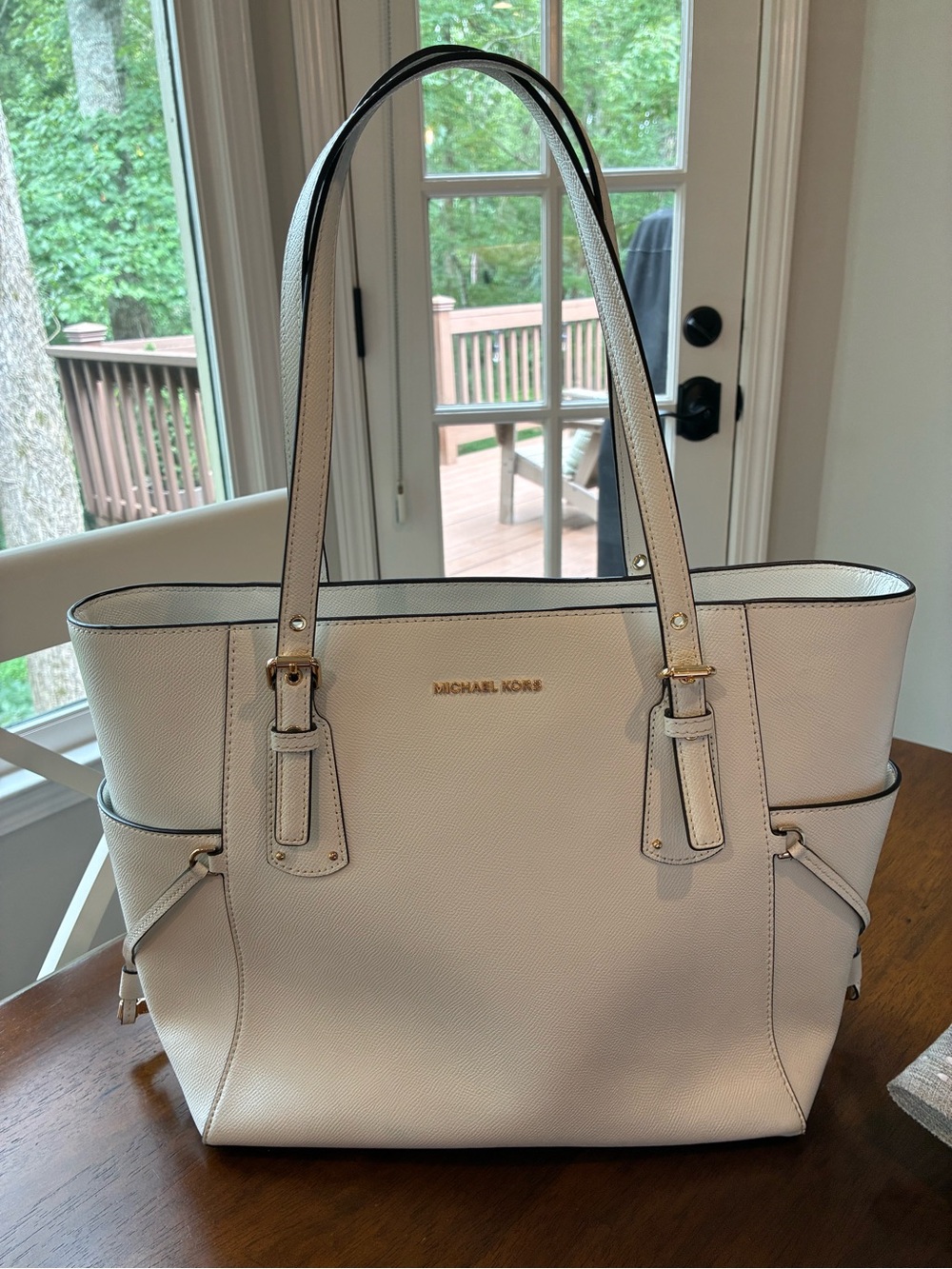 Michael Kors White Voyager Small Crossgrain Leather Tote Bag with Gold Hardware